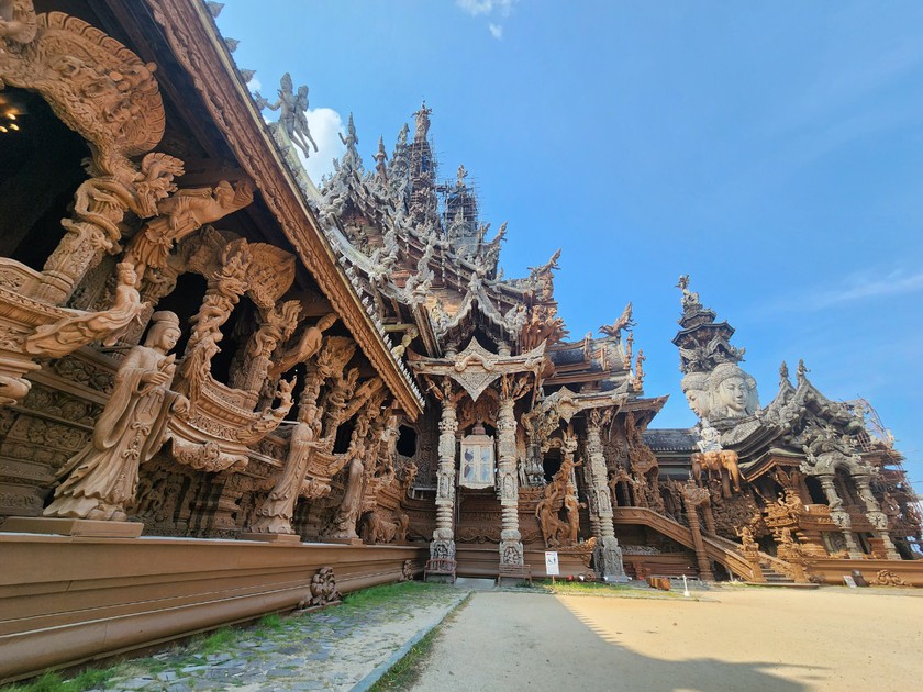 Chiêm ngưỡng đền Chân Lý, ngôi đền bằng gỗ nổi tiếng ở Pattaya - Thái Lan- Ảnh 3.