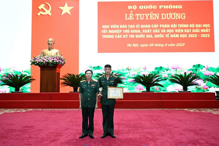 Thủ khoa Trường Sĩ quan Pháo binh Phạm Văn Tài với mơ ước trở thành thầy giáo- Ảnh 4.