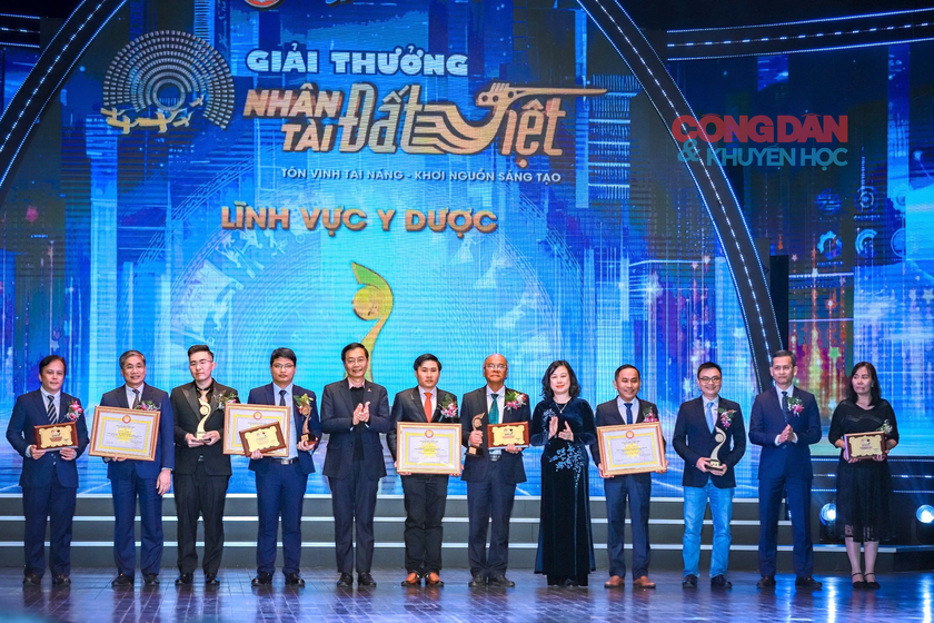 Lễ trao Giải Nhân Tài Đất Việt 2023: Tôn vinh tài năng, khơi nguồn sáng tạo- Ảnh 5.
