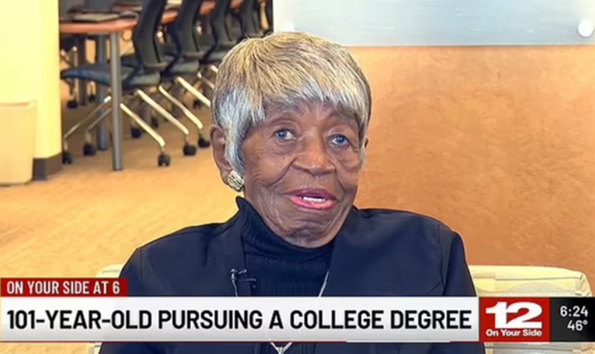 Cụ Sarah Simpkins, 101 tuổi, quyết định đăng ký vào Trường Cao đẳng Cộng đồng Brightpoint ở Chester, Virginia và dự kiến sẽ tốt nghiệp đại học vào năm sau khi tròn 102 tuổi. Ảnh: Fox 29