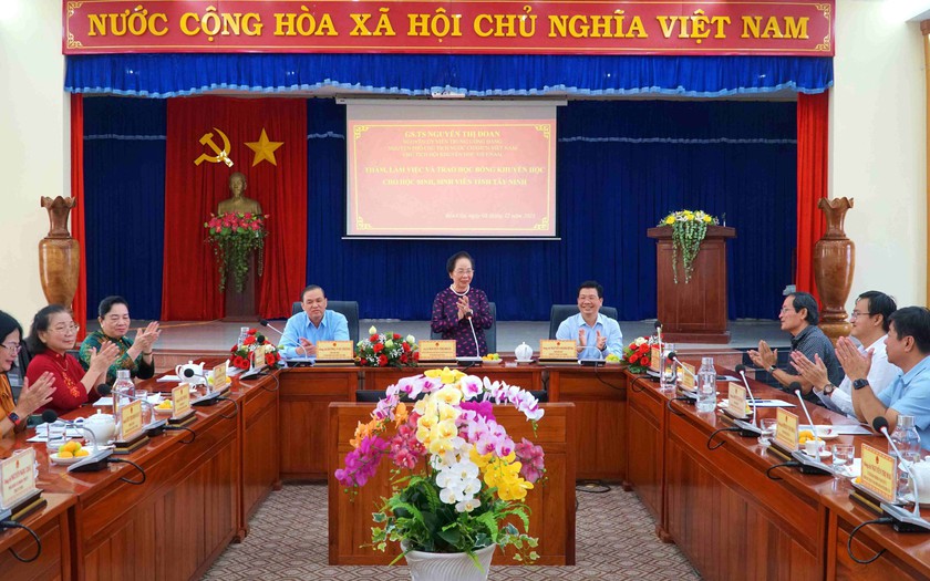 Chủ tịch Hội Khuyến học Việt Nam Nguyễn Thị Doan thăm và làm việc tại Tây Ninh- Ảnh 2.