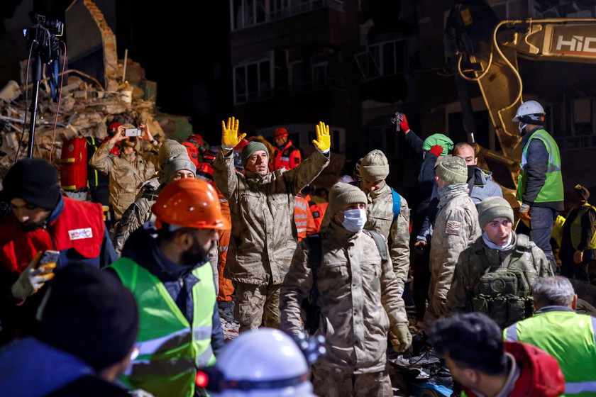 Đoàn công tác Bộ Công an khẩn trương tìm kiếm, cứu nạn, cứu hộ tại Thổ Nhĩ Kỳ - Ảnh 8.