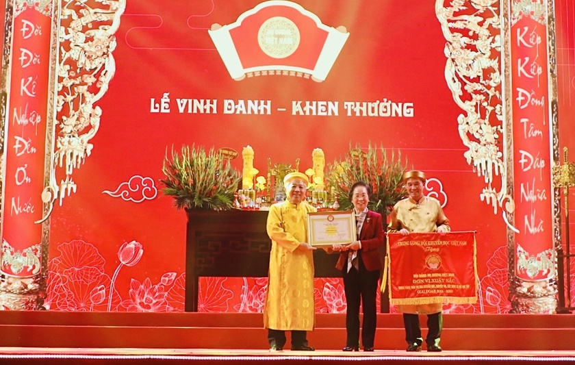 Giáo sư, Tiến sĩ Nguyễn Thị Doan: Họ Dương Việt Nam phát huy truyền thống, tiếp tục thúc đẩy khuyến học, khuyến tài - Ảnh 2.