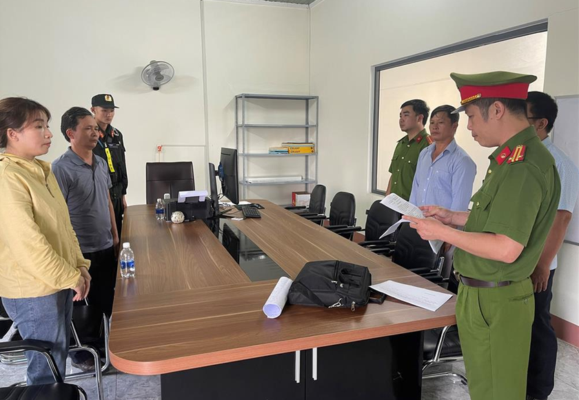 Bắt tạm giam Giám đốc và 2 Phó Giám đốc Trung tâm đăng kiểm Thừa Thiên Huế - Ảnh 3.