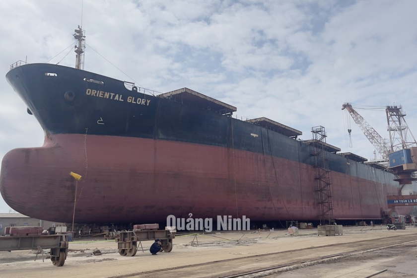 Quảng Ninh: Nổ hầm tàu đang sửa chữa, 8 công nhân bị thương - Ảnh 1.
