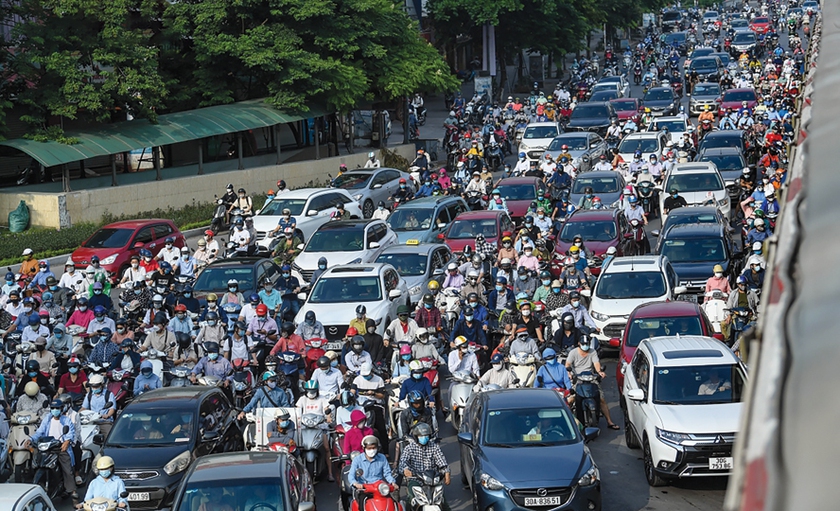 Hà Nội thí điểm điều chỉnh giao thông nút giao Lê Trọng Tấn - Quang Trung - Văn Khê - Ảnh 1.