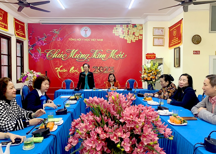 Trung ương Hội Khuyến học Việt Nam chúc mừng Ngày Thầy thuốc Việt Nam  - Ảnh 1.