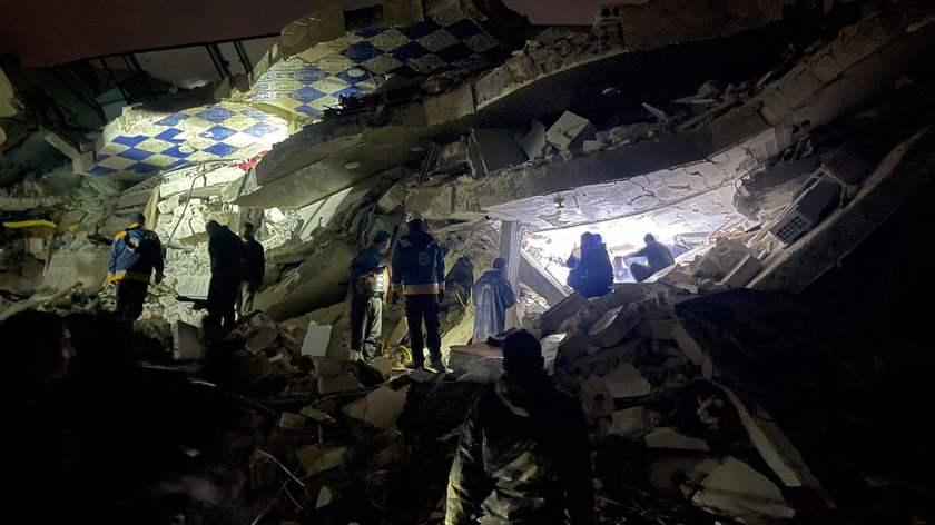 Động đất ở Thổ Nhĩ Kỳ: Hơn 4.300 người thiệt mạng, hàng chục nghìn người bị thương - Ảnh 2.