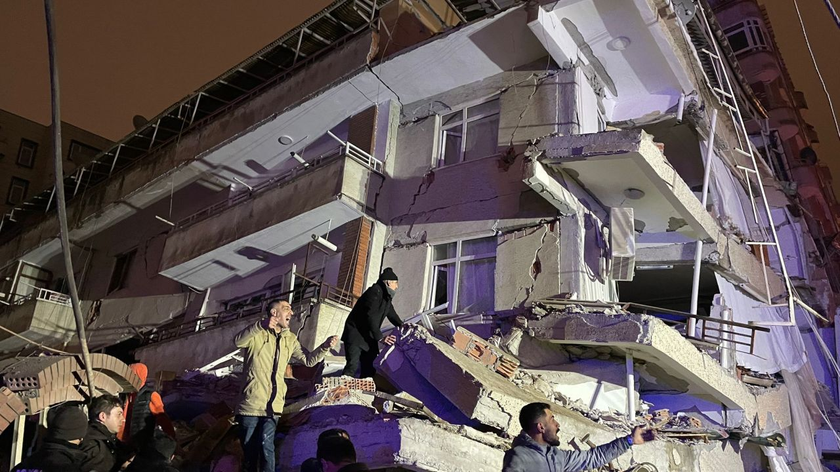 Động đất ở Thổ Nhĩ Kỳ: Hơn 4.300 người thiệt mạng, hàng chục nghìn người bị thương - Ảnh 5.