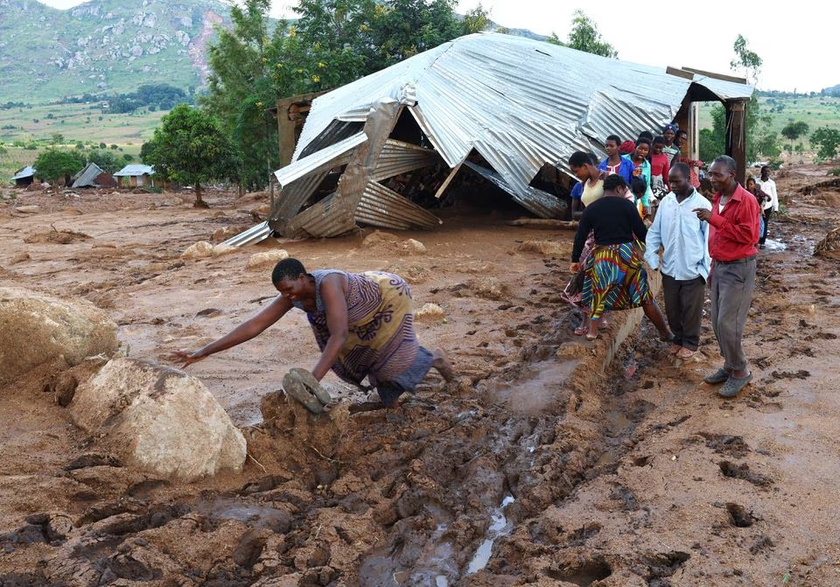 Cơn bão nguy hiểm nhất ở châu Phi đã làm hơn 400 người chết, hơn 700 người bị thương - Ảnh 3.