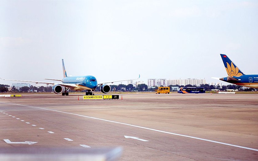 Cục hàng không yêu cầu báo cáo vụ tiếp viên hàng không nghi mang ma túy từ Pháp về Việt Nam - Ảnh 1.