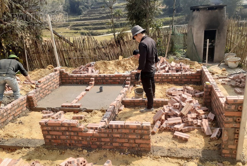 Lào Cai: Huyện đoàn Bắc Hà hỗ trợ xây 6 nhà vệ sinh cho học sinh vùng khó khăn - Ảnh 1.