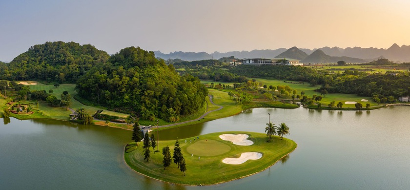 Khởi tranh giải golf Cúp Đại Đoàn Kết nhân kỷ niệm 1055 năm thành lập Nhà nước Đại Cồ Việt - Ảnh 1.