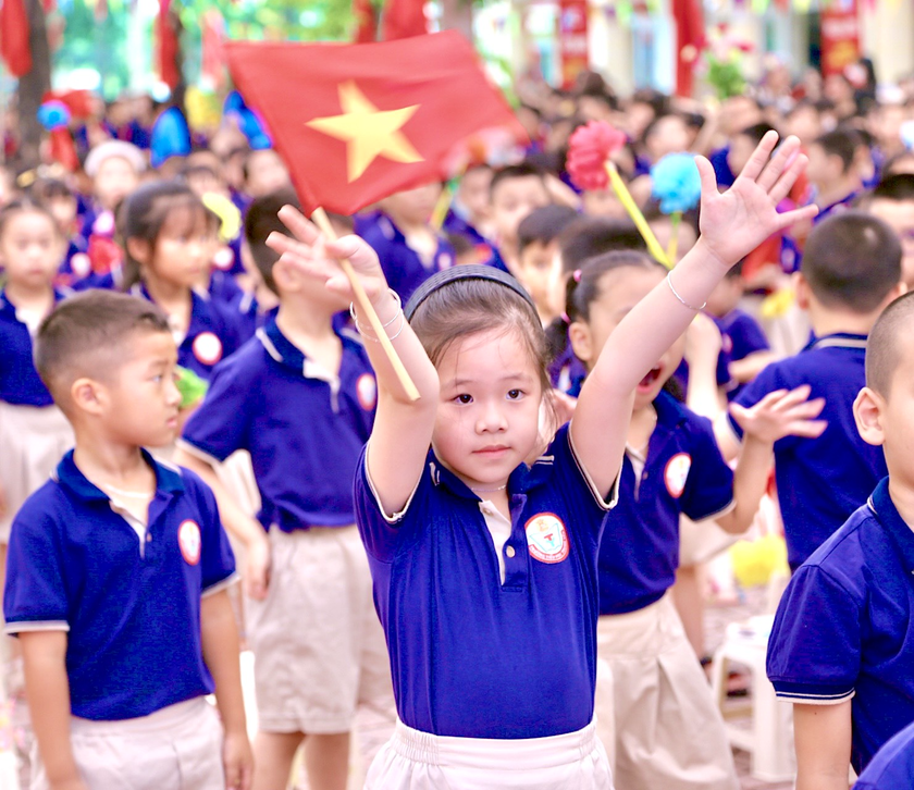 Hà Nội phấn đấu thêm 173 trường đạt chuẩn quốc gia trong năm 2023 - Ảnh 1.