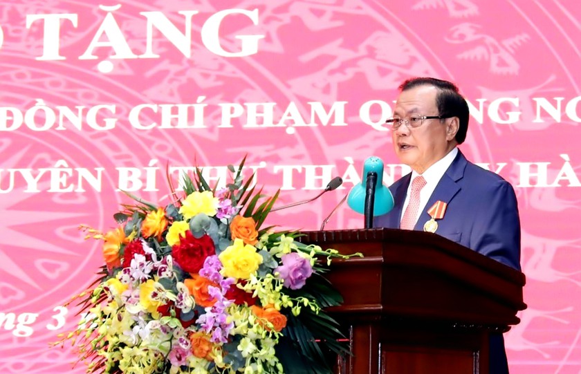Nguyên Ủy viên Bộ Chính trị, nguyên Bí thư Thành ủy Hà Nội Phạm Quang Nghị được tặng thưởng Huân chương Hồ Chí Minh - Ảnh 2.