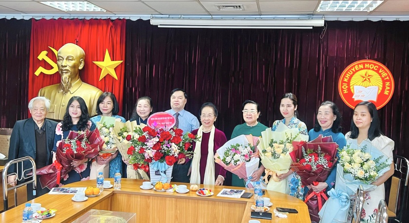 Hội Khuyến học Việt Nam chúc mừng Ngày Quốc tế Phụ nữ 8/3  - Ảnh 1.