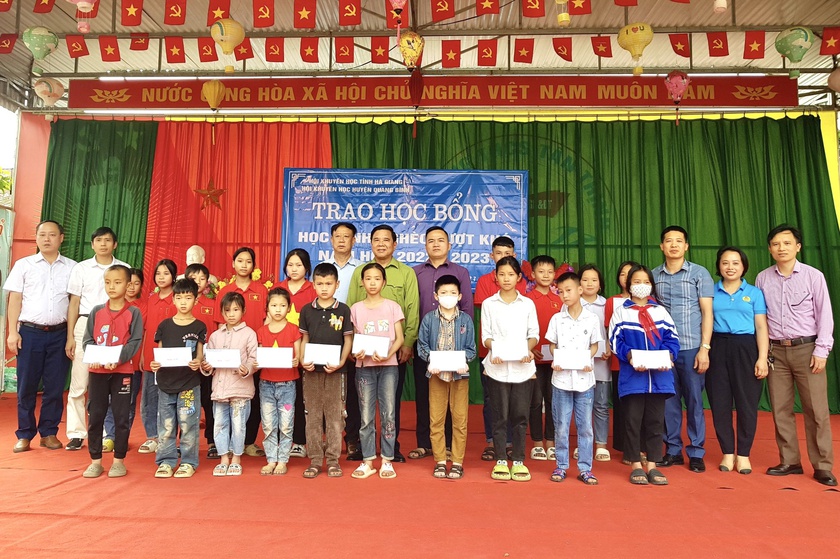 Huyện Quang Bình, tỉnh Hà Giang tìm giải pháp đẩy mạnh phong trào khuyến học khuyến tài - Ảnh 3.