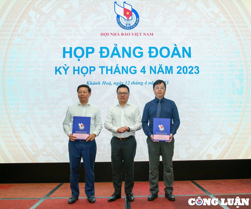 Trao quyết định nhân sự tham gia Đảng đoàn Hội Nhà báo Việt Nam - Ảnh 1.