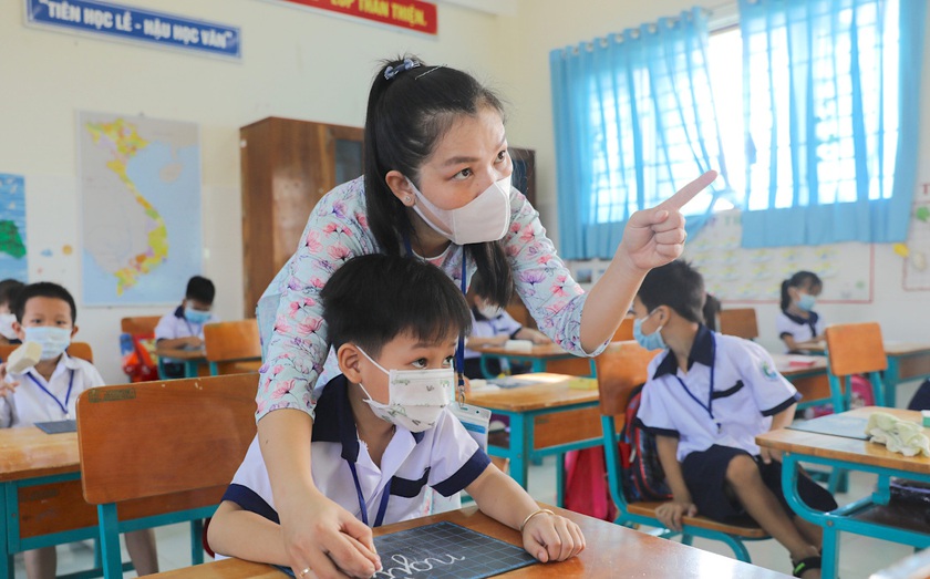 Vẫn còn tình trạng thừa thiếu giáo viên cục bộ tại nhiều địa phương ở Đông Nam Bộ - Ảnh 1.