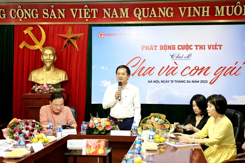 Tạp chí Gia đình Việt Nam phát động cuộc thi viết “Cha và Con gái” - Ảnh 3.