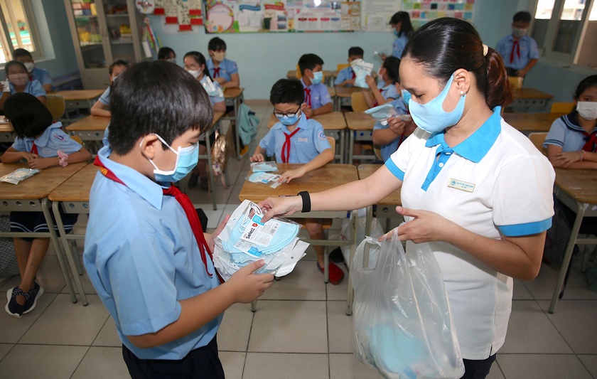 Sở Giáo dục và Đào tạo Thành phố Hồ Chí Minh chỉ đạo khẩn về phòng chống dịch COVID-19 trong trường học - Ảnh 1.