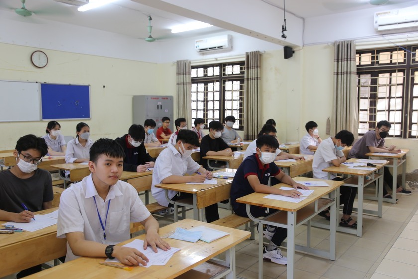 Danh sách 12 khu vực tuyển sinh vào lớp 10 của Hà Nội năm 2023-2024 - Ảnh 1.