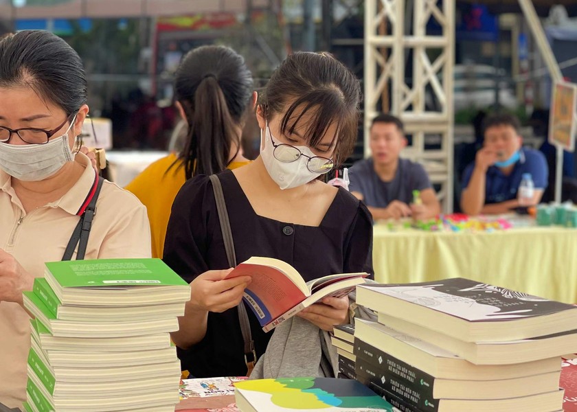 Rộn ràng Ngày sách và Văn hóa đọc Việt Nam ở Quảng Ninh  - Ảnh 7.