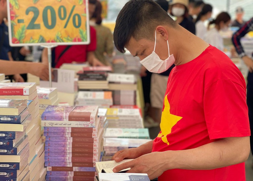 Rộn ràng Ngày sách và Văn hóa đọc Việt Nam ở Quảng Ninh  - Ảnh 4.