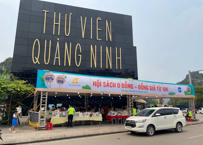 Rộn ràng Ngày sách và Văn hóa đọc Việt Nam ở Quảng Ninh  - Ảnh 1.