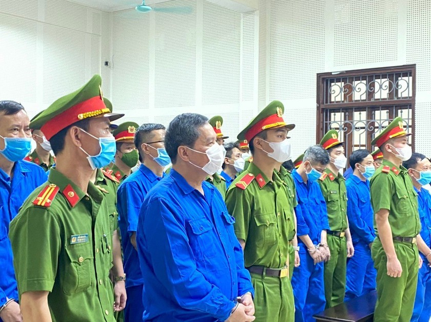 Quảng Ninh: Cựu Chủ tịch Hạ Long lãnh mức án 15 năm tù - Ảnh 2.