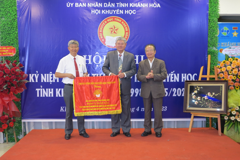 Hội Khuyến học tỉnh Khánh Hòa kỷ niệm 25 năm thành lập - Ảnh 1.