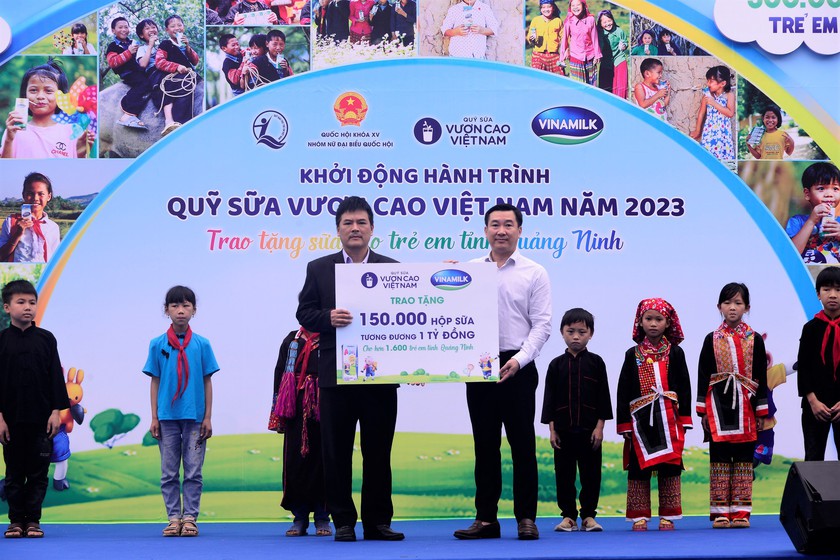 Vinamilk & Quỹ sữa Vươn cao Việt Nam khởi động hành trình năm thứ 16 tại Quảng Ninh - Ảnh 2.