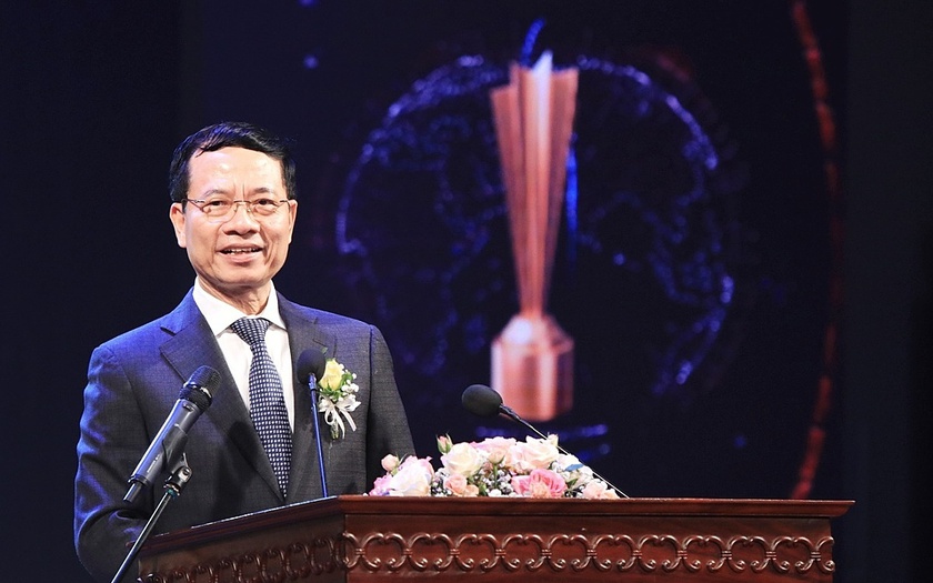 Bộ trưởng Thông tin và Truyền thông Nguyễn Mạnh Hùng phát biểu.