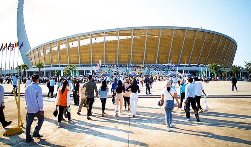 SEA Games 32: Sân vận động Morodok Techo sẵn sàng cho Lễ khai mạc  - Ảnh 1.