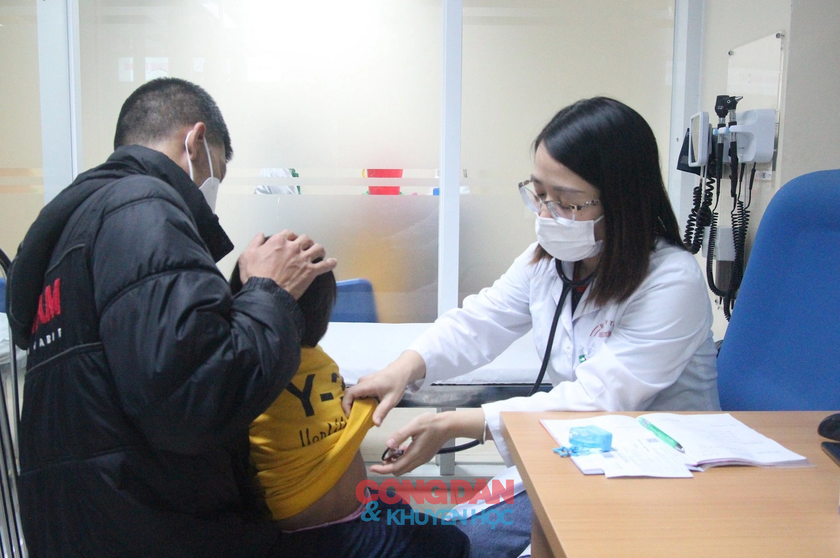 Nhiều trường học ở Hà Nội xuất hiện chùm ca bệnh thủy đậu, phụ huynh cần làm gì để phòng bệnh? - Ảnh 1.
