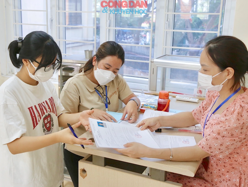 Thí sinh tham gia kỳ thi tuyển sinh vào lớp 10 trung học phổ thông công lập tại Thành phố Hồ Chí Minh sẽ có 28 ngày để đăng ký nguyện vọng. Ảnh: Thiên Ân