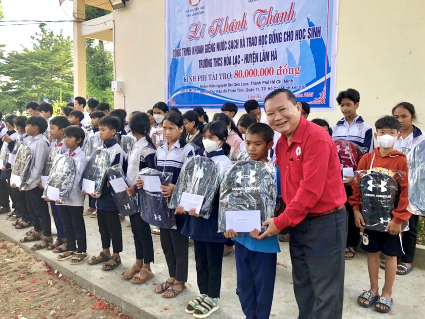 Lâm Đồng: Khánh thành công trình giếng khoan nước sạch và trao học bổng tặng học sinh - Ảnh 2.