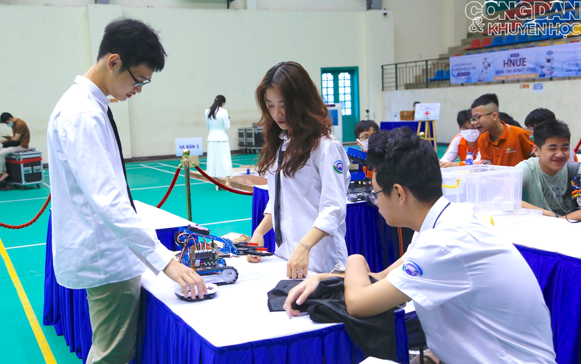 Học sinh 40 trường phổ thông tranh tài tại Cuộc thi HNUE - Sáng tạo Robot năm 2023 - Ảnh 7.