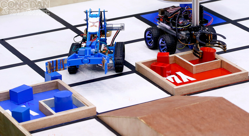 Học sinh 40 trường phổ thông tranh tài tại Cuộc thi HNUE - Sáng tạo Robot năm 2023 - Ảnh 9.