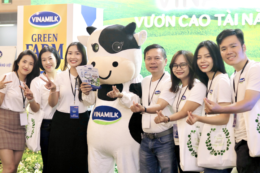 Vinamilk dẫn đầu Top 100 Nhà tuyển dụng được yêu thích nhất năm 2022 của CareerBuilder - Ảnh 1.