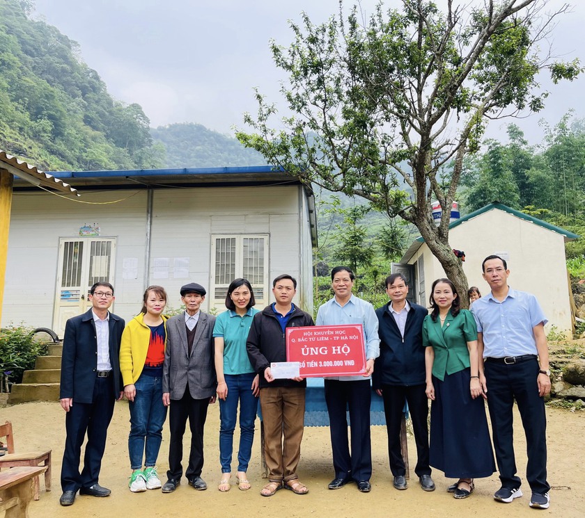 Hội Khuyến học tỉnh Hà Giang và Hà Nội trao đổi kinh nghiệm về công tác khuyến học - khuyến tài - Ảnh 2.