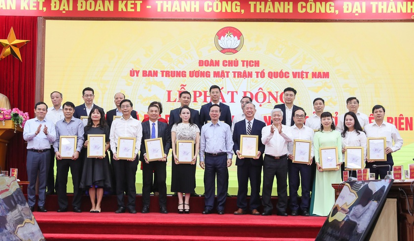 T&T Group ủng hộ 5 tỷ đồng hỗ trợ làm nhà cho người nghèo tỉnh Điện Biên - Ảnh 2.