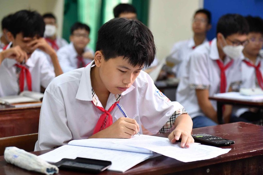 Tỉ lệ chọi vào các trường chuyên tại Hà Nội tăng mạnh - Ảnh 1.