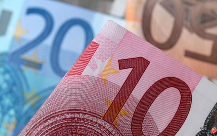 ECB tăng lãi suất với kỳ vọng phục hồi nền kinh tế khối các nước sử dụng đồng tiền chung Euro. Ảnh minh họa: Reuteurs.