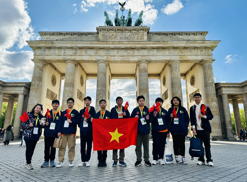 Học sinh Hà Nội giành 5 huy chương vàng tại Olympic Toán thế giới Pangea 2023 - Ảnh 1.