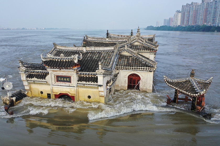 Độc đáo Quan Âm Các - ngôi chùa đứng vững giữa lòng sông hơn 700 năm bất chấp mưa lũ - Ảnh 9.