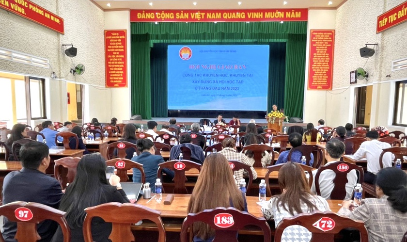 Hội Khuyến học tỉnh Lâm Đồng đẩy mạnh các hoạt động khuyến học - khuyến tài đã ký kết với 25 cơ quan, tổ chức - Ảnh 2.