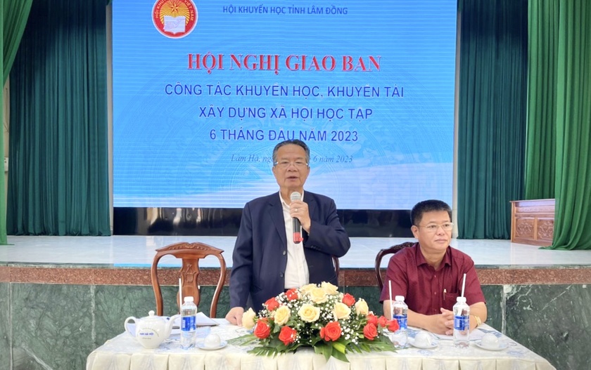 Hội Khuyến học tỉnh Lâm Đồng đẩy mạnh các hoạt động khuyến học - khuyến tài đã ký kết với 25 cơ quan, tổ chức - Ảnh 1.