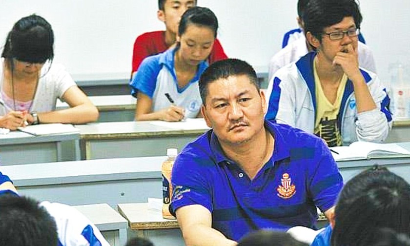 Ông Liang Shi - doanh nhân Trung Quốc trượt đại học lần thứ 27 - Ảnh 1.