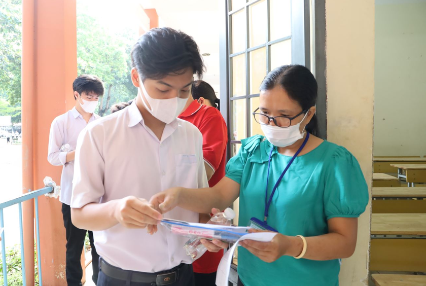 Đảm bảo an toàn cho thí sinh, người nhà trong Kỳ thi tốt nghiệp trung học phổ thông 2023 ở Đắk Lắk  - Ảnh 4.